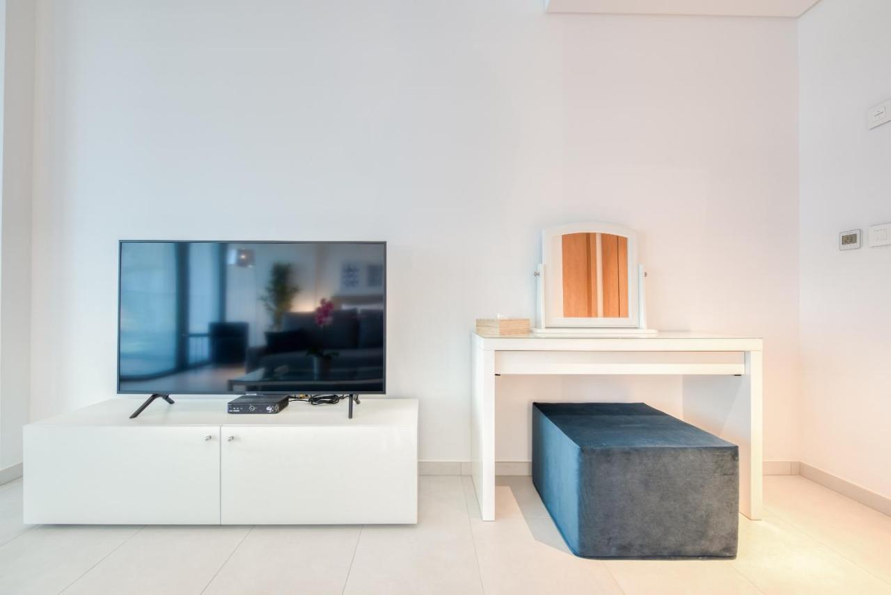 Maison Privee - Luxury, Spacious, Modern Near Burj Khalifa And Dubai Canal المظهر الخارجي الصورة