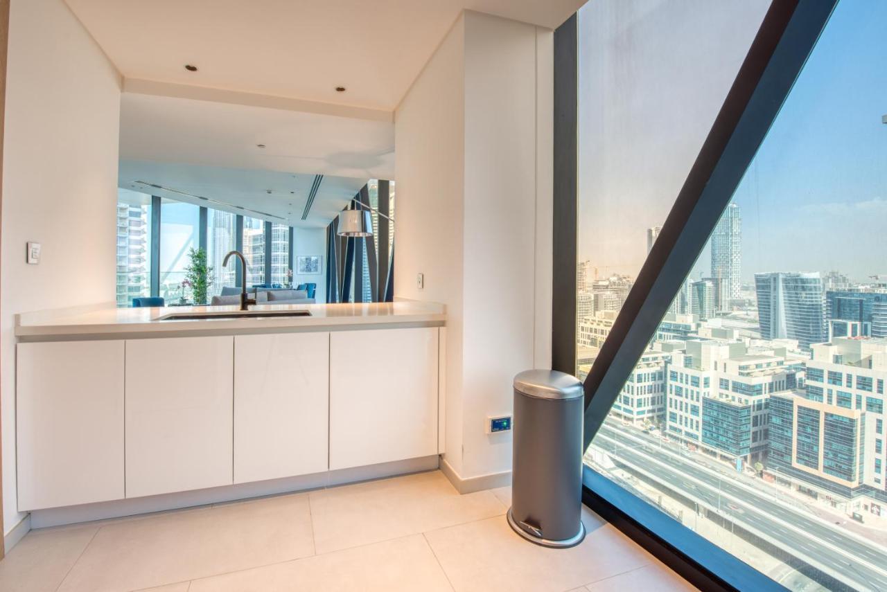 Maison Privee - Luxury, Spacious, Modern Near Burj Khalifa And Dubai Canal المظهر الخارجي الصورة