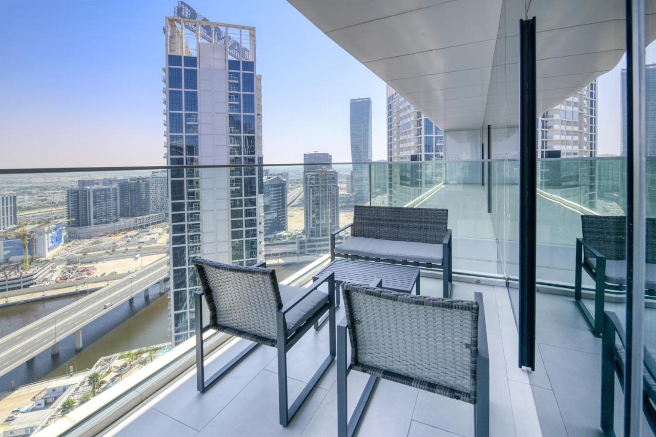 Maison Privee - Luxury, Spacious, Modern Near Burj Khalifa And Dubai Canal المظهر الخارجي الصورة